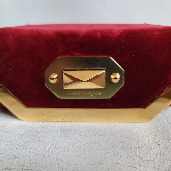 ❌️SOLD❌️ Alexander McQueen Box Velvet 16 Red Gold Leather Shoulder Bag Square - Picture 8 of 16